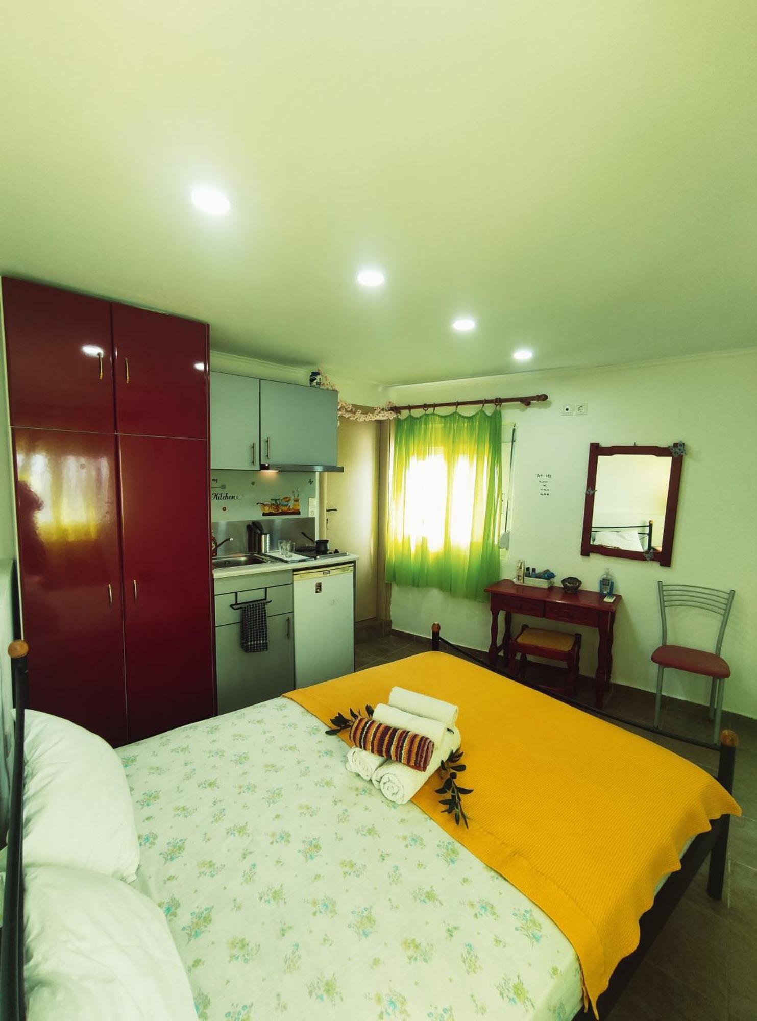 Rena'S Rooms Μελίντα Melinta Chambre photo
